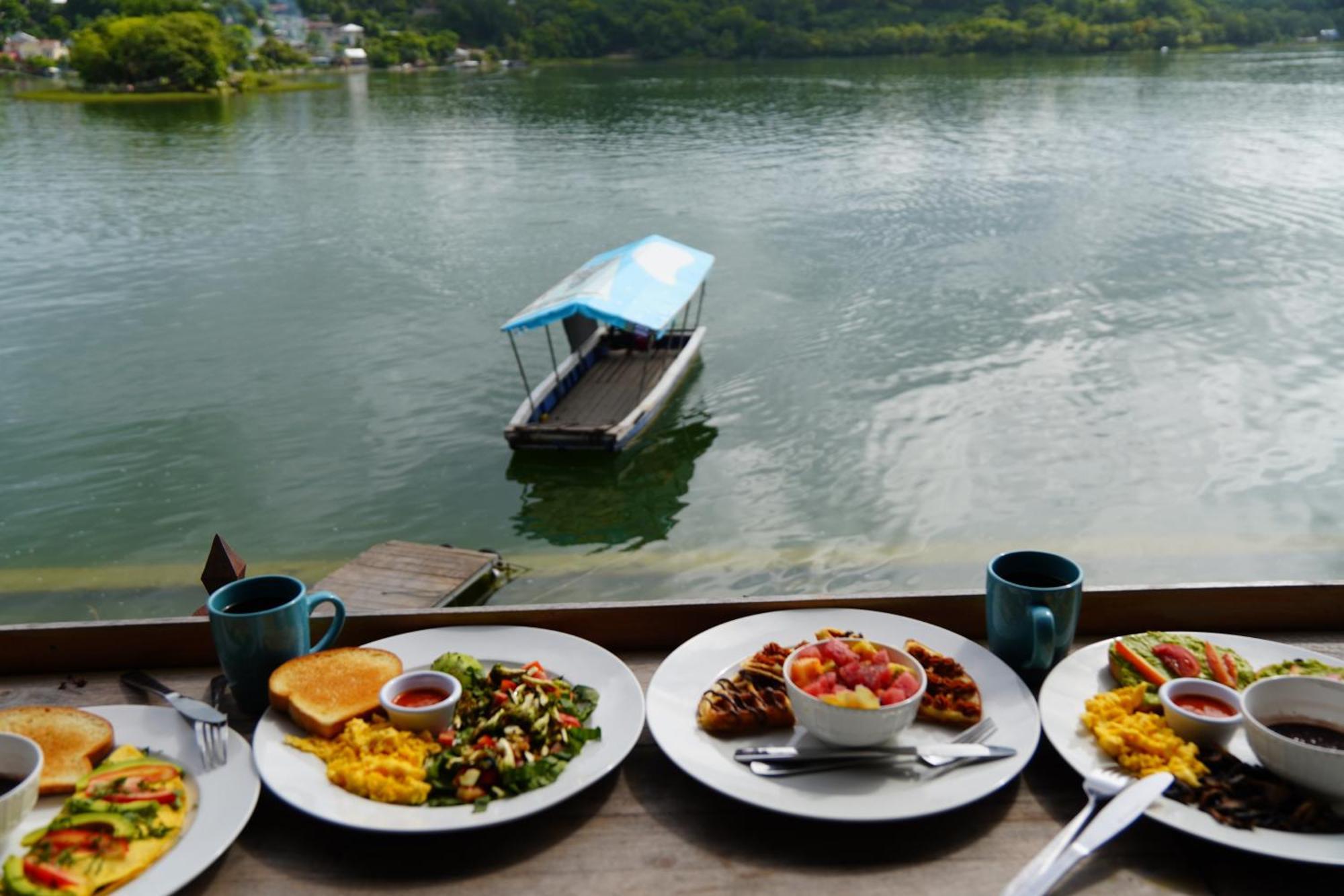 Hotel Hostal Don Cenobio Flores Zewnętrze zdjęcie