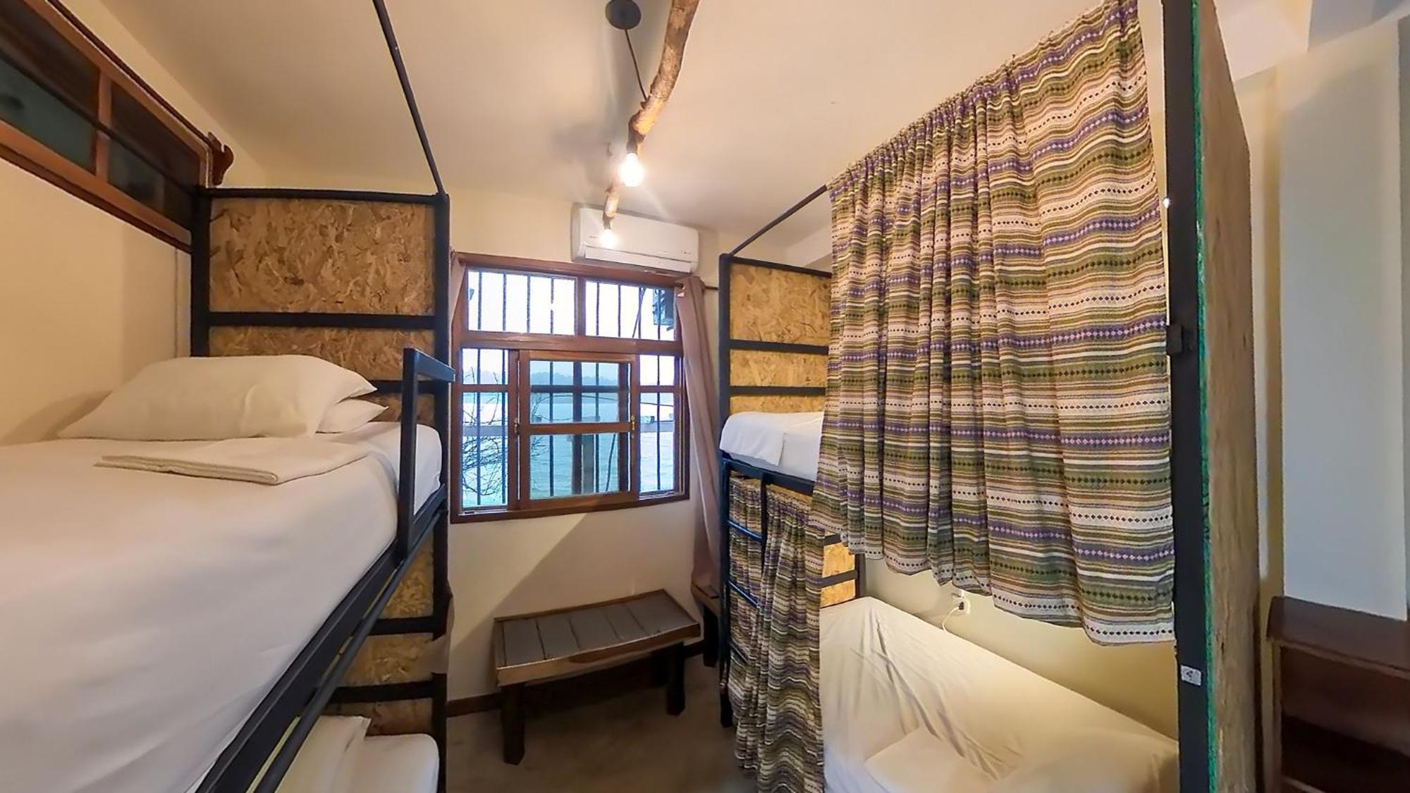 Hotel Hostal Don Cenobio Flores Zewnętrze zdjęcie